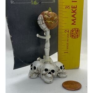 NIP Maker's Halloween Littles SKULLS SKELETON PUMPKIN miniature Joann Joann's